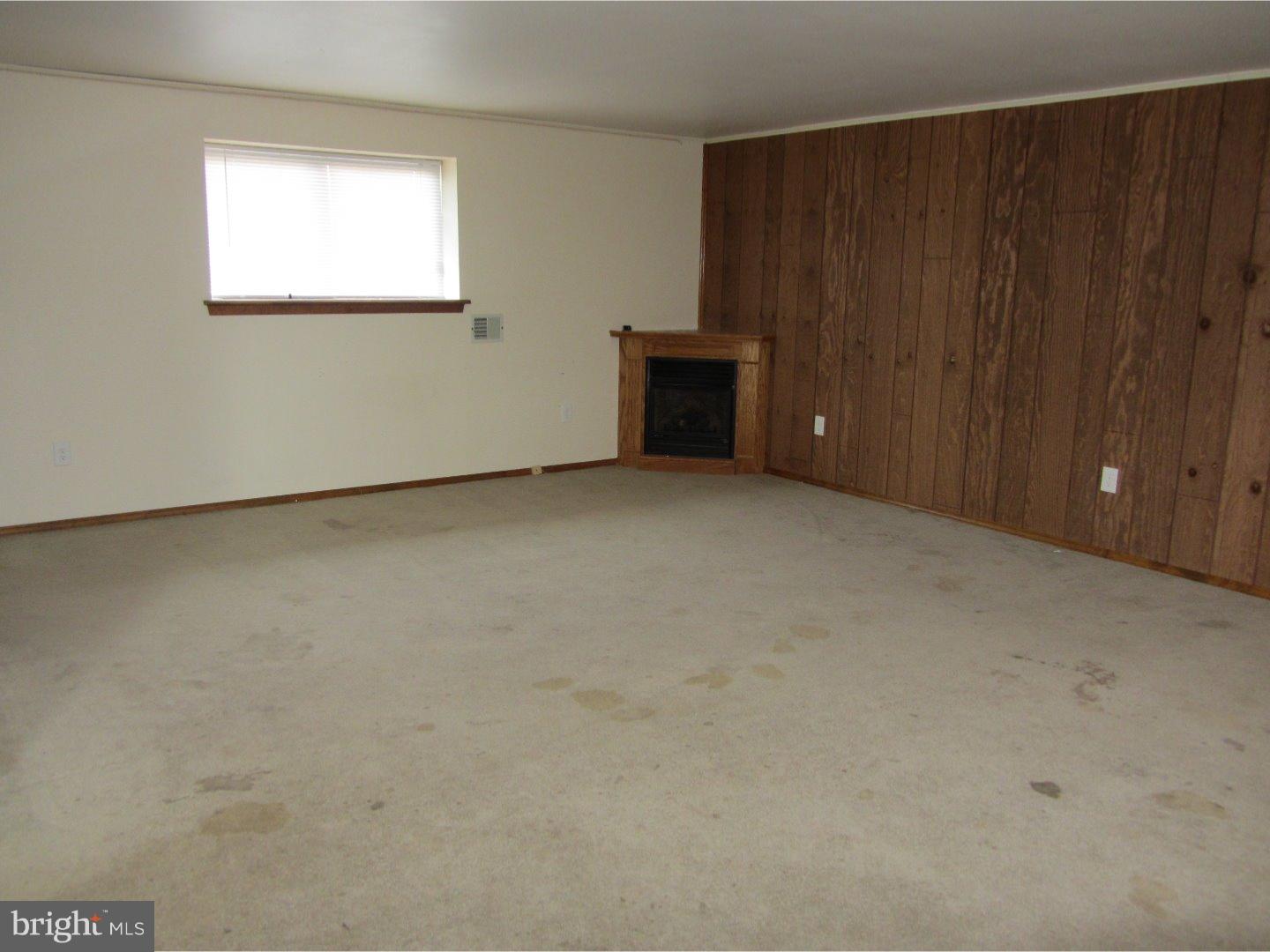 31 Briar Creek Road Sicklerville, NJ 08081 - Photo 9 of 17 Family Room