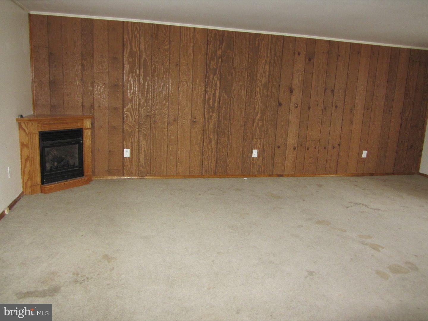 31 Briar Creek Road Sicklerville, NJ 08081 - Photo 10 of 17 Family Room