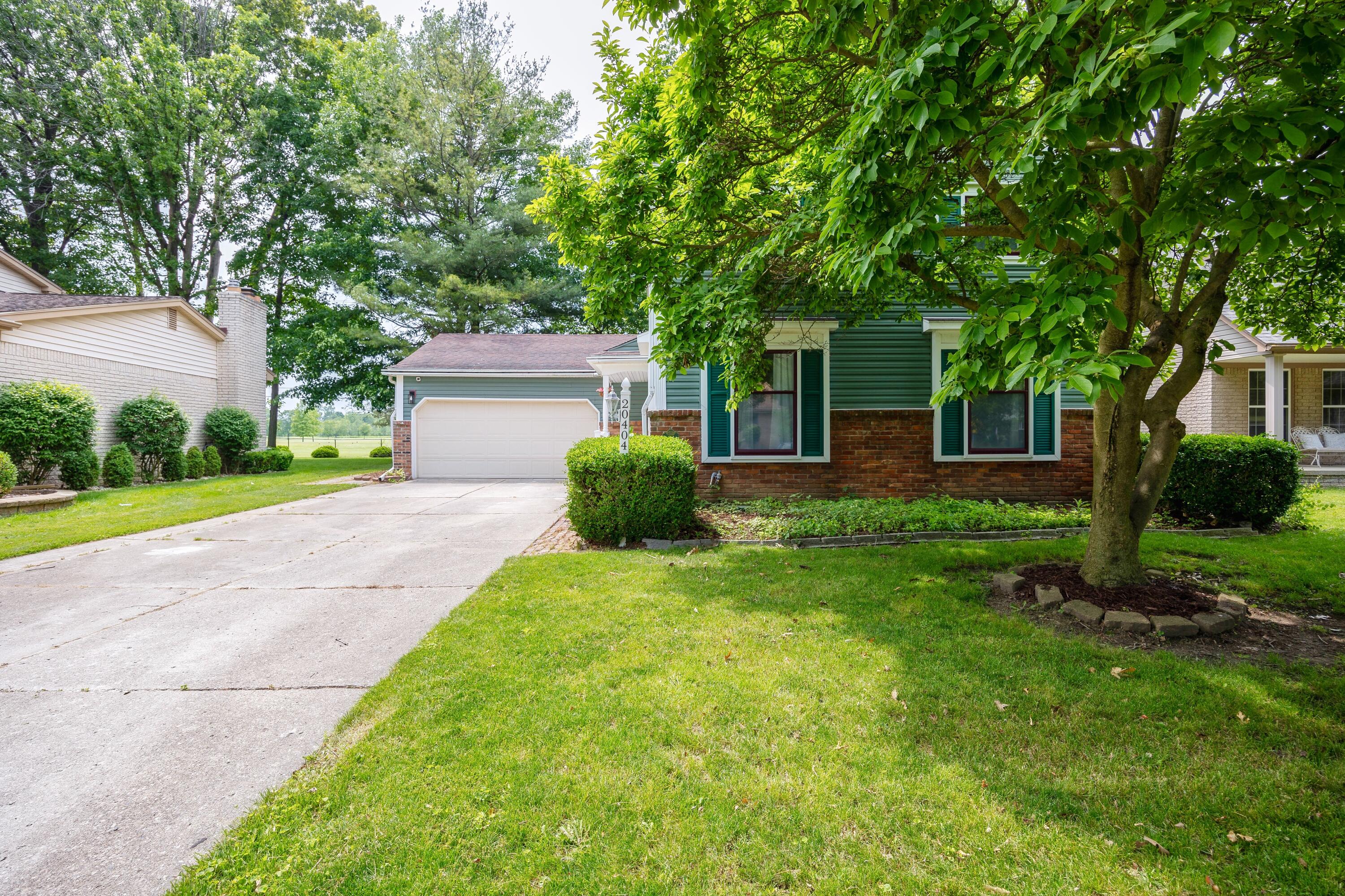 20404 Coachwood Road Riverview, MI 48193 - Photo 3 of 68 002_24