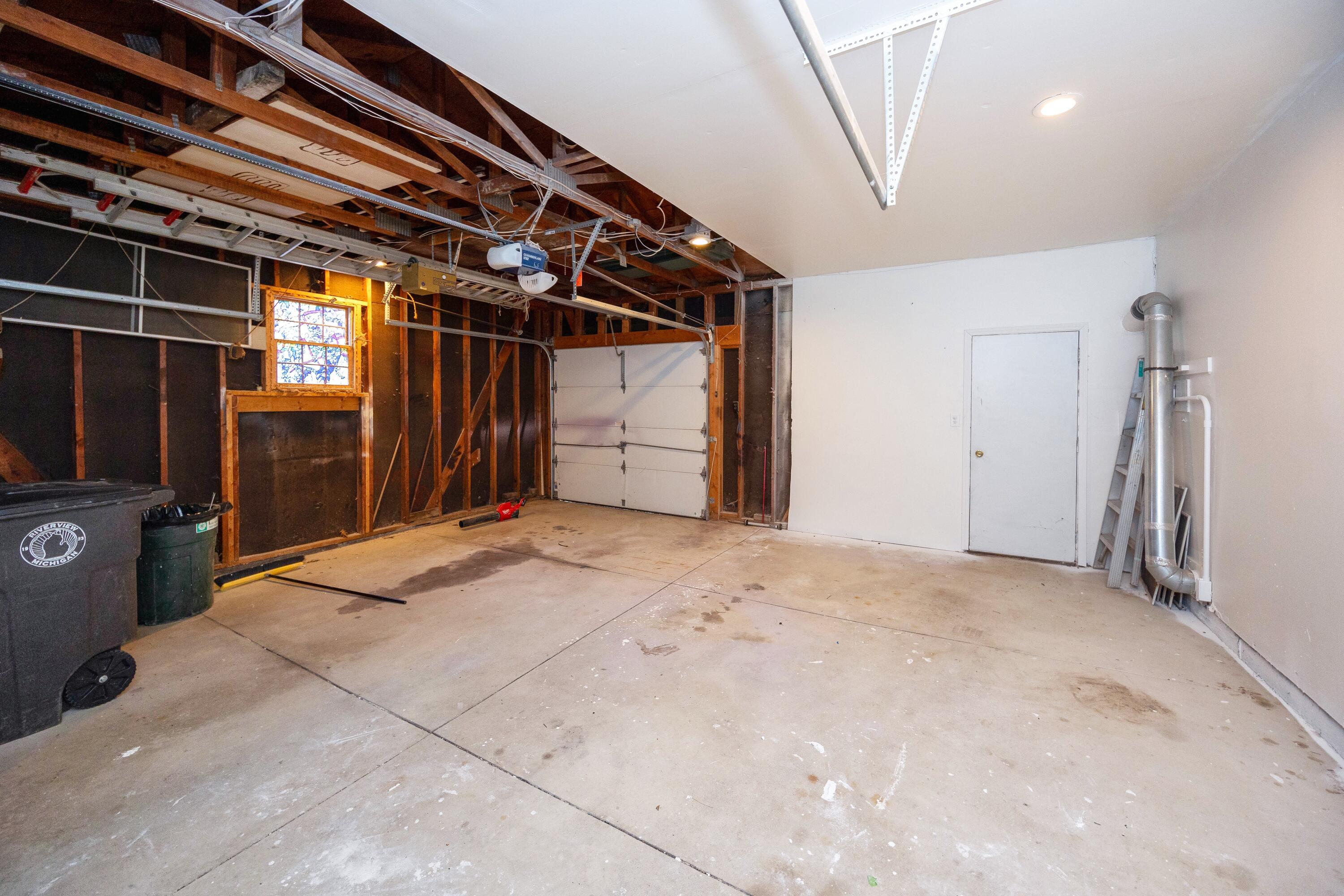 20404 Coachwood Road Riverview, MI 48193 - Photo 38 of 68 037_33