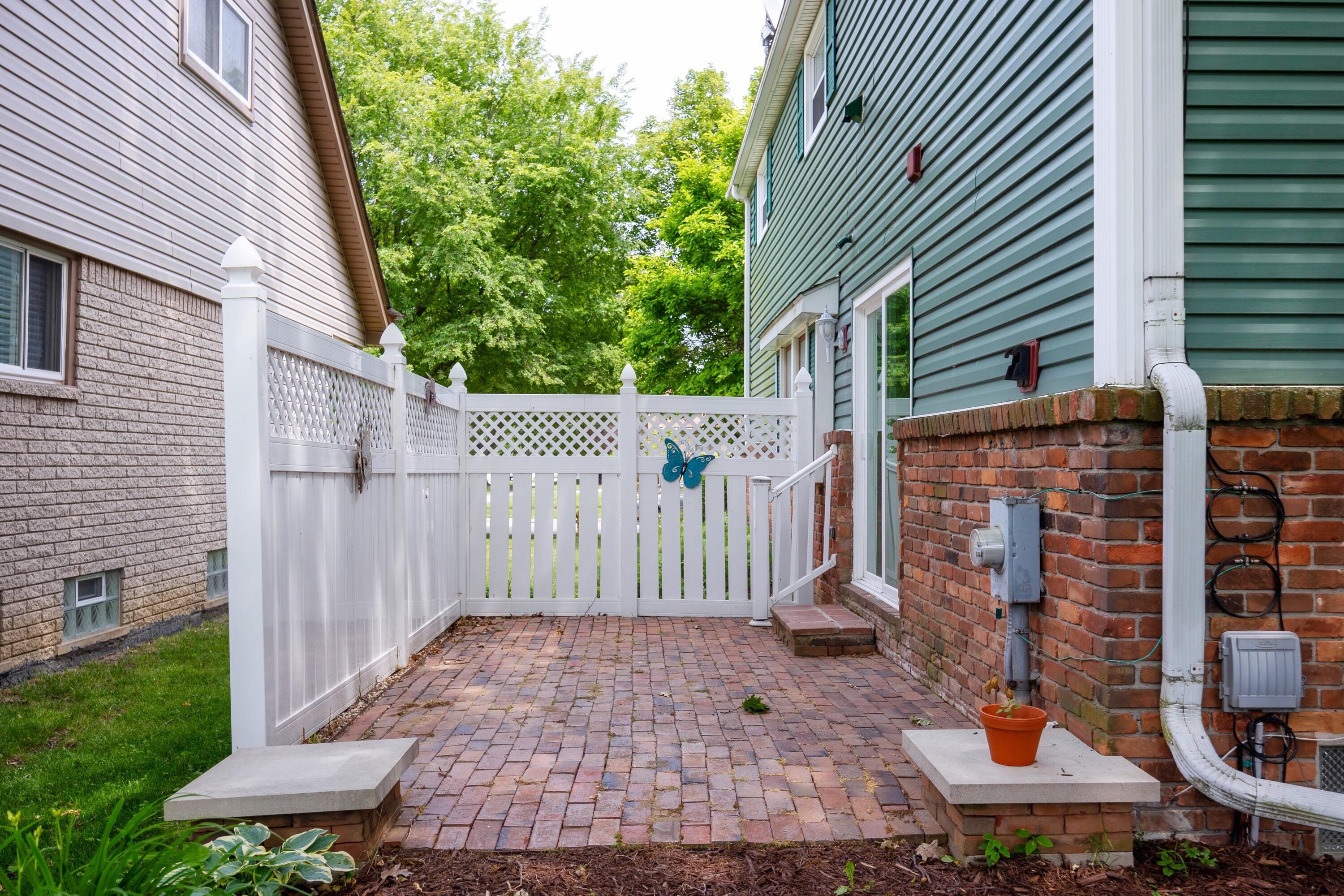 20404 Coachwood Road Riverview, MI 48193 - Photo 8 of 68 007_4