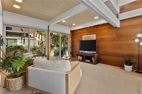$2,745,000 | 2581 Iris Way, Laguna Beach, CA 92651