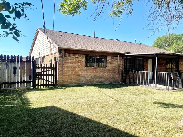 $219,000 | 927 Greatwood Drive, Houston, TX 77013