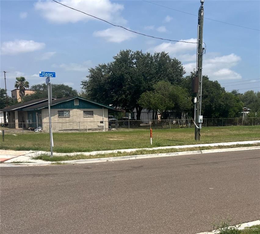 801 West Monte Cristo Road Edinburg, TX 78541 - Photo 3 of 4 a view of a house with a swimming pool
