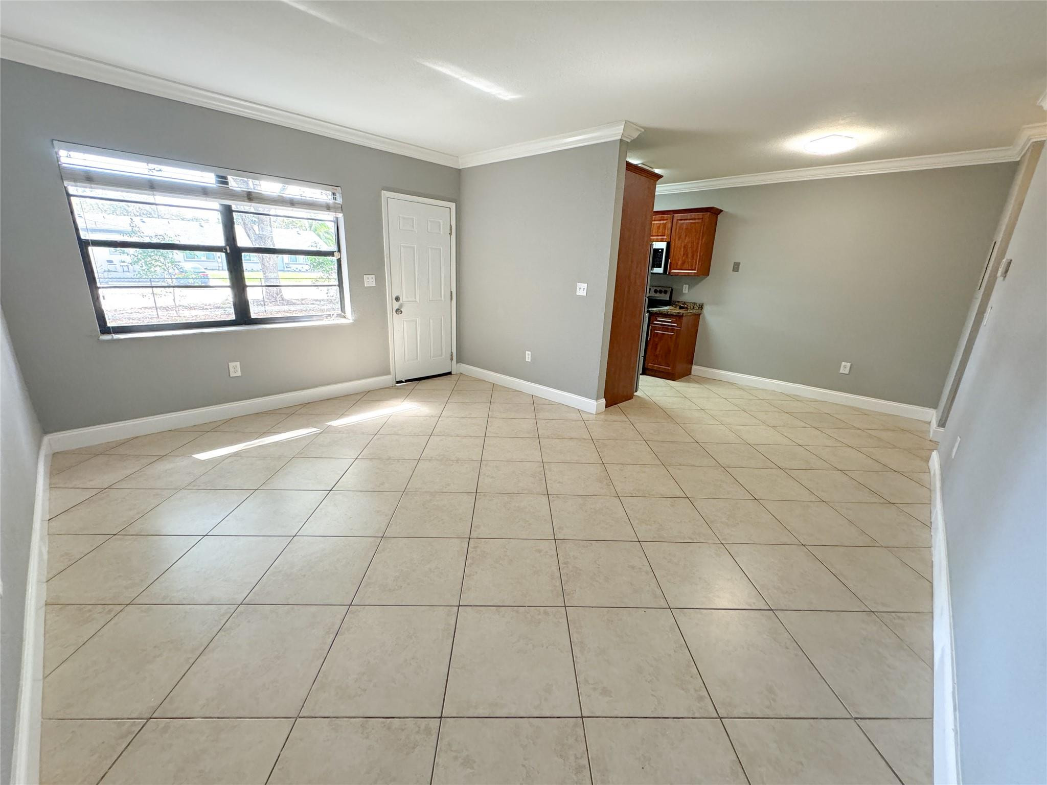 1925 Madison Street, Unit 4 Hollywood, FL 33020 - Photo 2 of 11 Photo 2