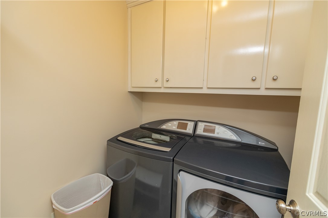 1286 Fletcher Chapel Road Kenbridge, VA 23944 - Photo 17 of 48 a utility room with dryer and washer