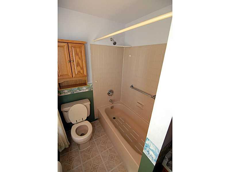 105 Phillips Lane McKees Rocks, PA 15136 - Photo 12 of 22 Full Bath.