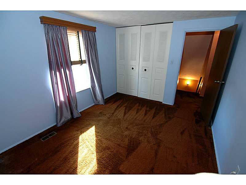 105 Phillips Lane McKees Rocks, PA 15136 - Photo 16 of 22 Bedroom.