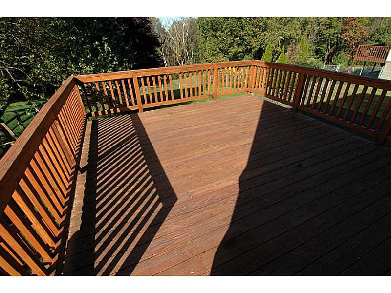 105 Phillips Lane McKees Rocks, PA 15136 - Photo 18 of 22 Patio/Deck.
