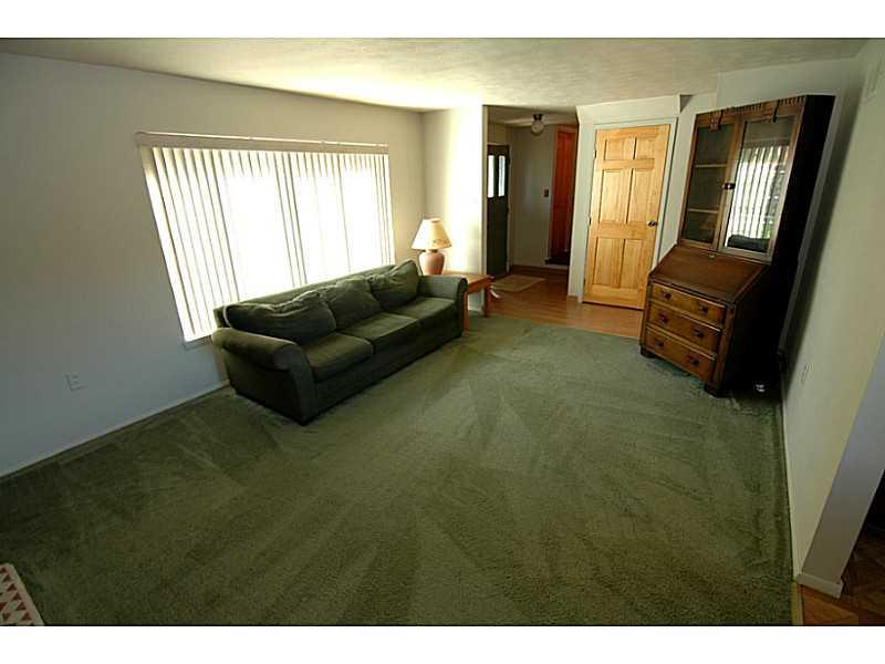 105 Phillips Lane McKees Rocks, PA 15136 - Photo 3 of 22 Living Room.