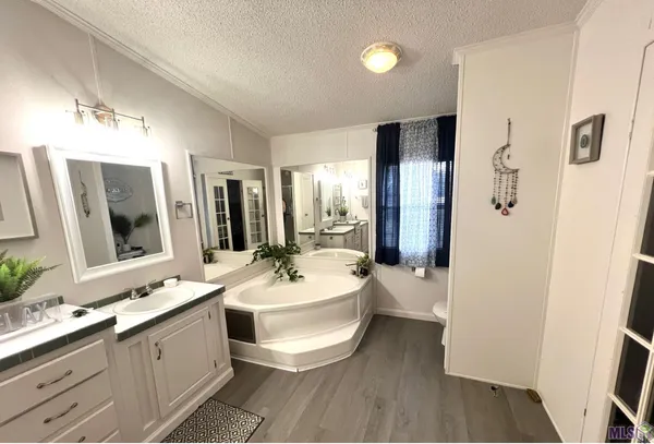 $1,400 | 11710 Parkland Drive, Port Allen, LA 70767