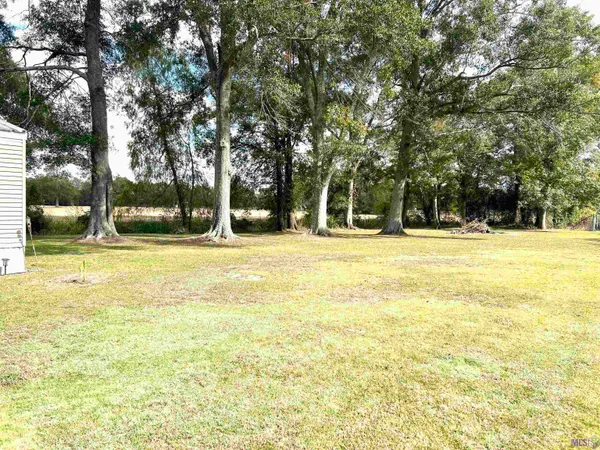$1,400 | 11710 Parkland Drive, Port Allen, LA 70767