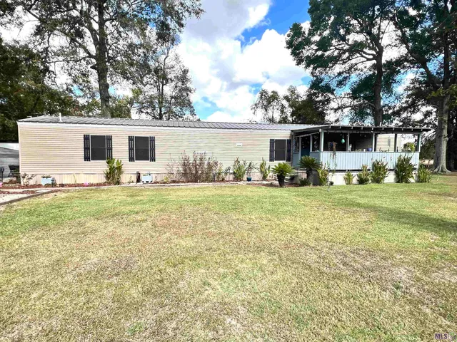 $1,400 | 11710 Parkland Drive, Port Allen, LA 70767