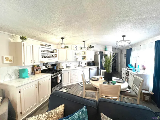 $1,400 | 11710 Parkland Drive, Port Allen, LA 70767