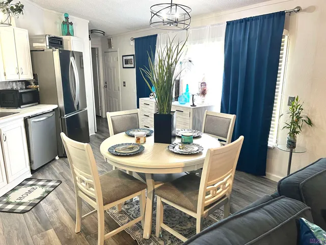 $1,400 | 11710 Parkland Drive, Port Allen, LA 70767