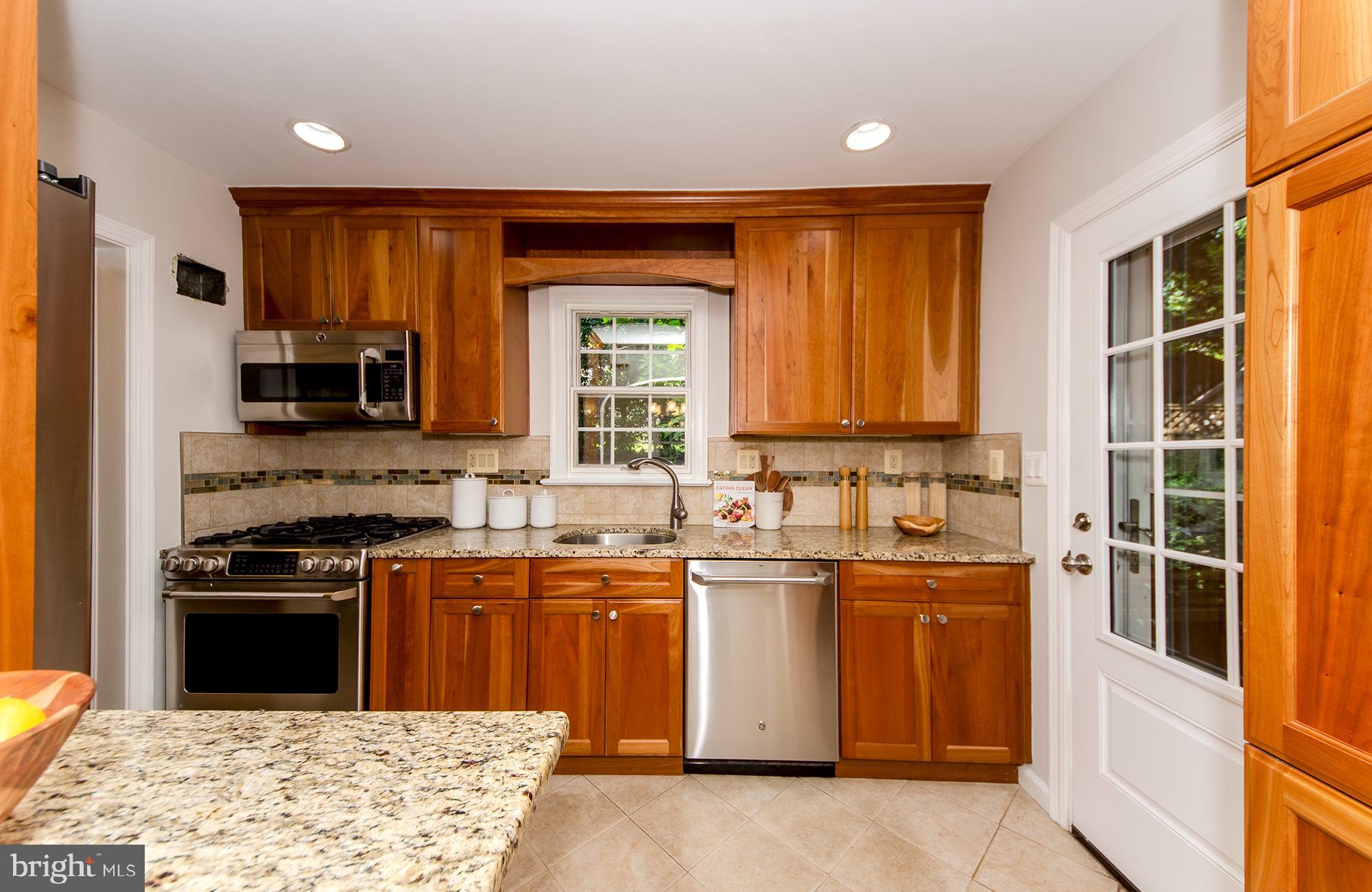 6148 12th Road North Arlington, VA 22205 - Photo 18 of 59