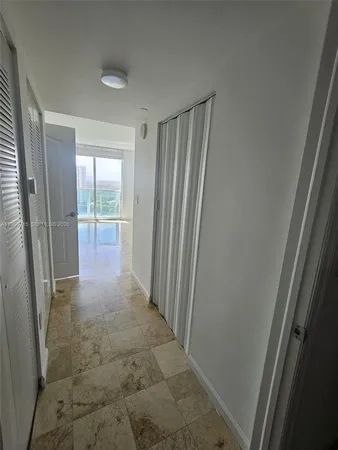 $3,000 | 2101 Brickell Avenue, Unit 2111, Miami, FL 33129