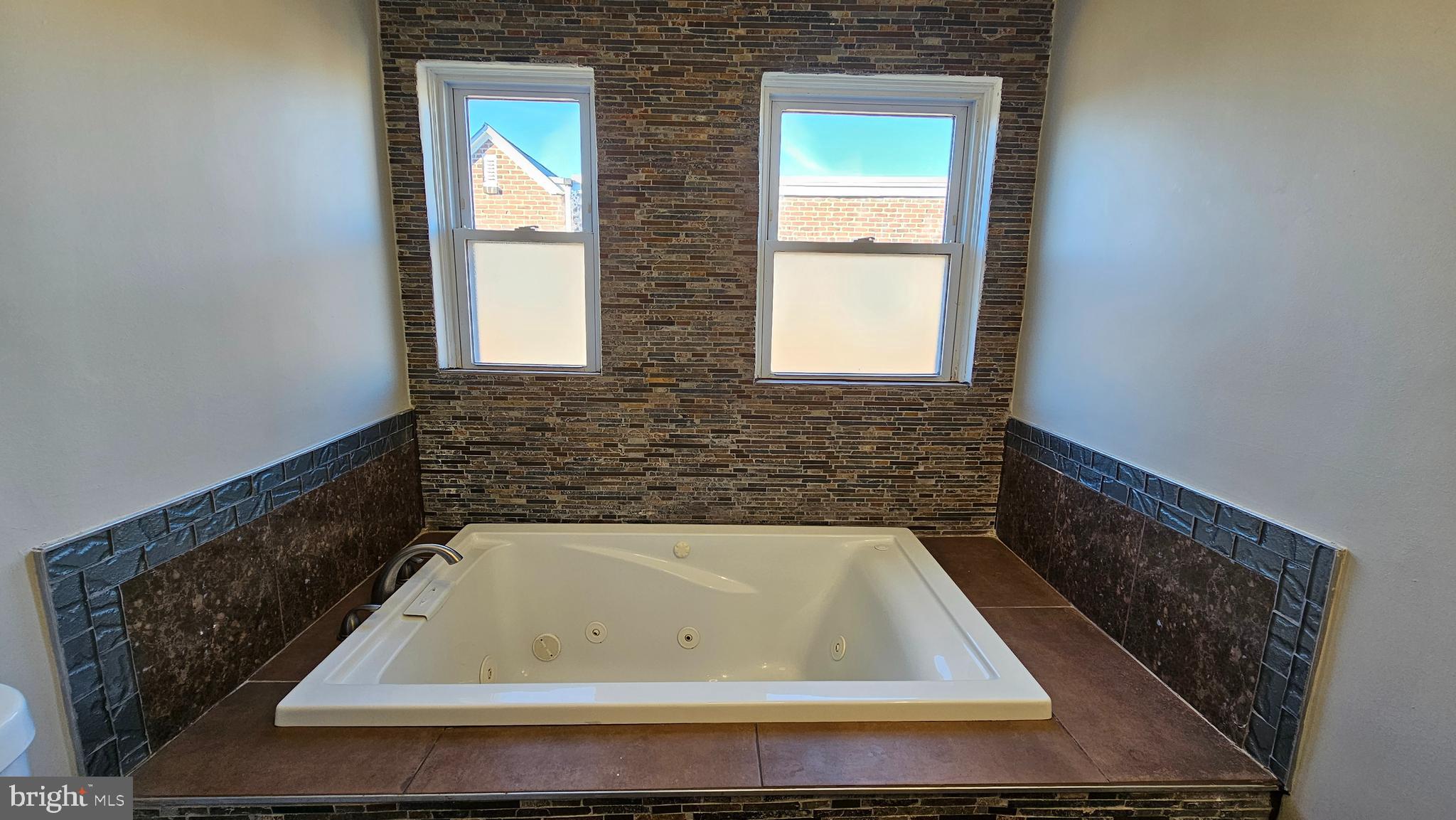 825 Laurel Road Lansdowne, PA 19050 - Photo 24 of 35 a bathroom with a bathtub