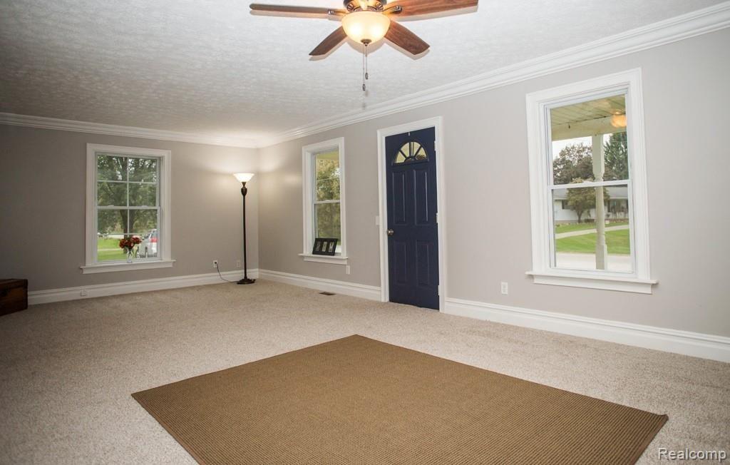 6005 Sharpe Road Fowlerville, MI 48836 - Photo 5 of 46 IMG_8291.jpg
