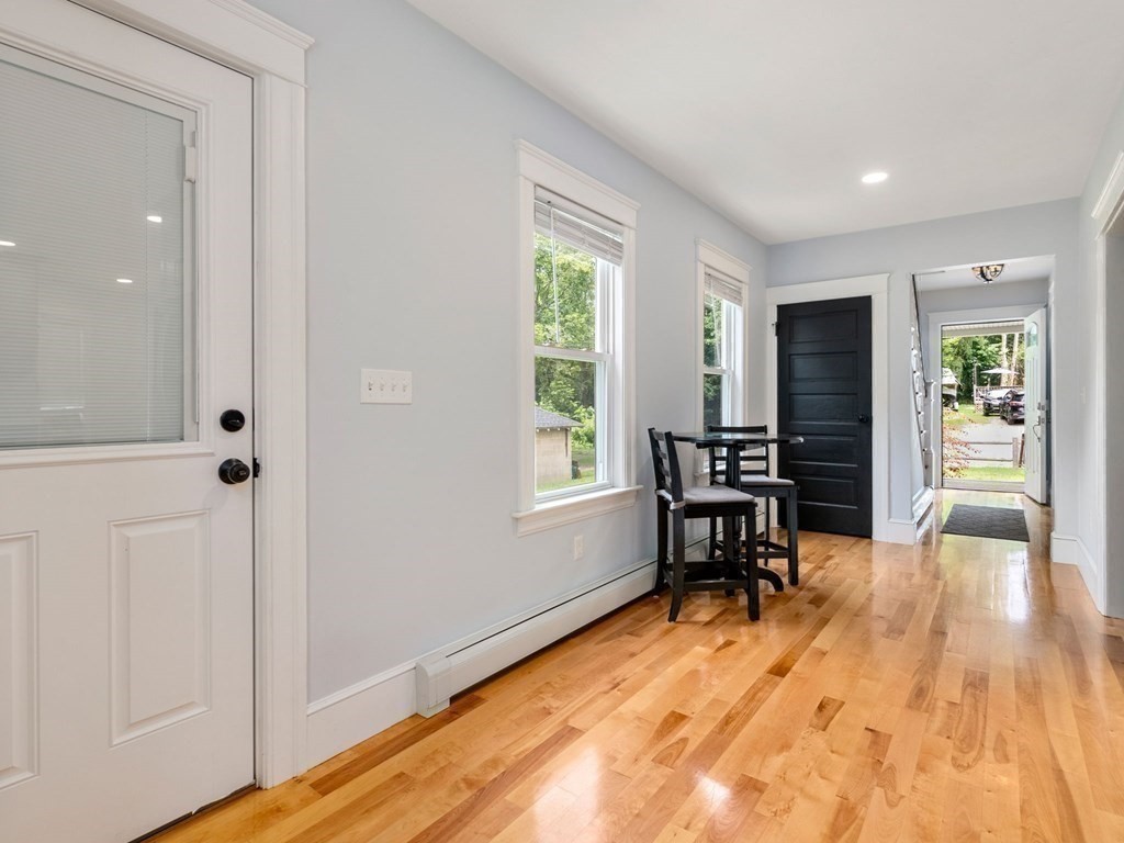 39 Narragansett Avenue Worcester, MA 01607 - Photo 12 of 31