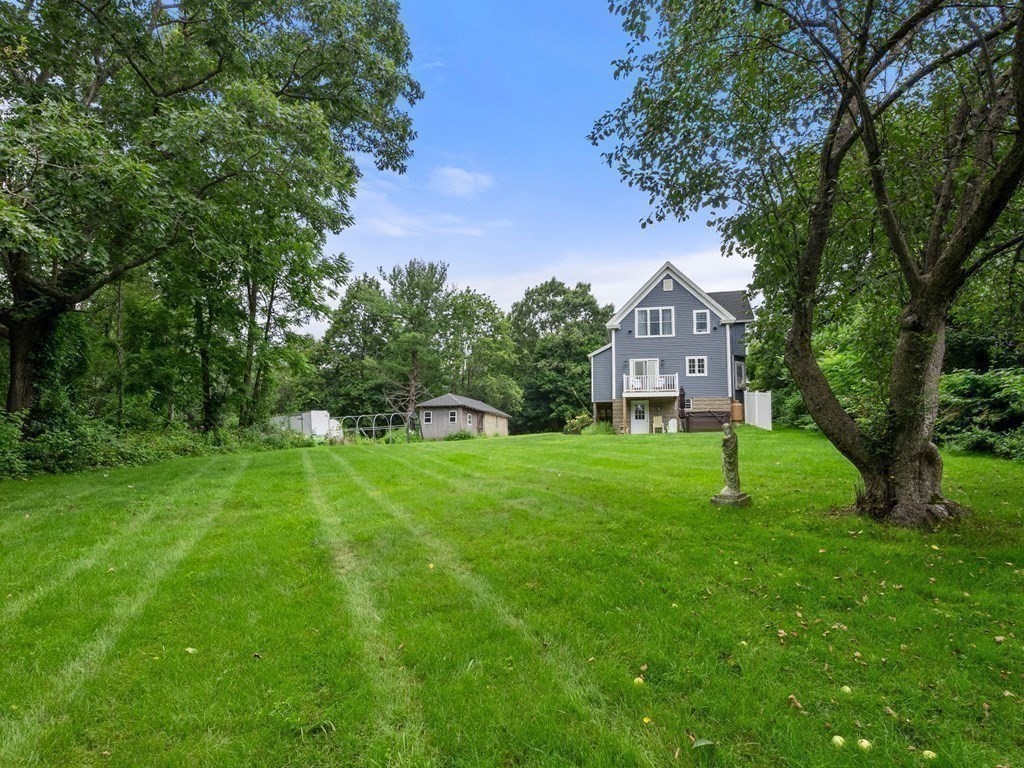 39 Narragansett Avenue Worcester, MA 01607 - Photo 22 of 31