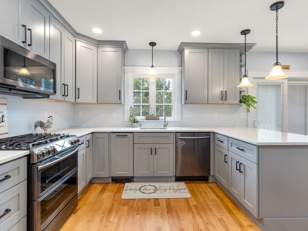 39 Narragansett Avenue Worcester, MA 01607 - Photo 4 of 31