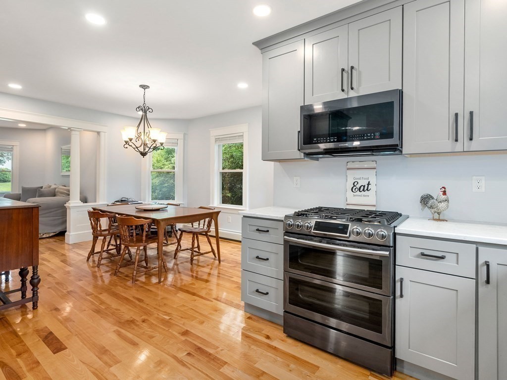 39 Narragansett Avenue Worcester, MA 01607 - Photo 5 of 31