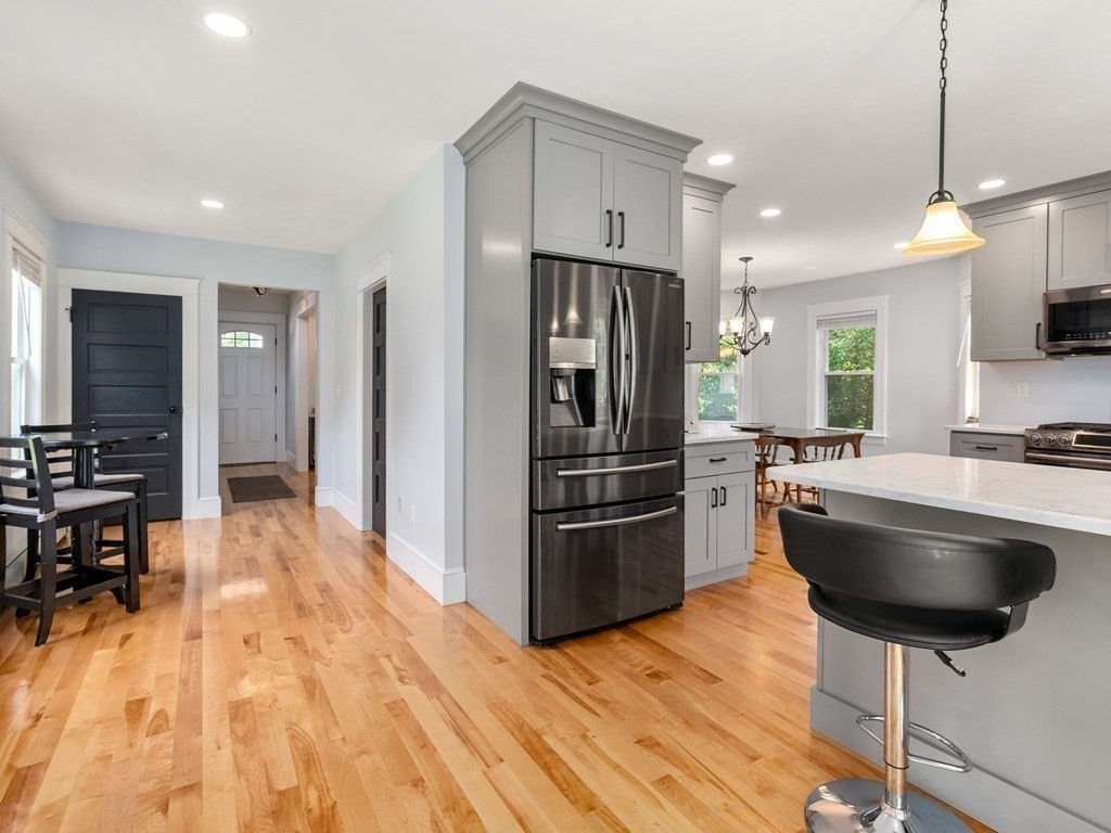 39 Narragansett Avenue Worcester, MA 01607 - Photo 6 of 31