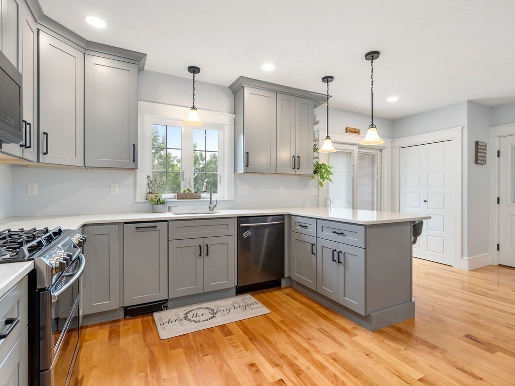 39 Narragansett Avenue Worcester, MA 01607 - Photo 8 of 31