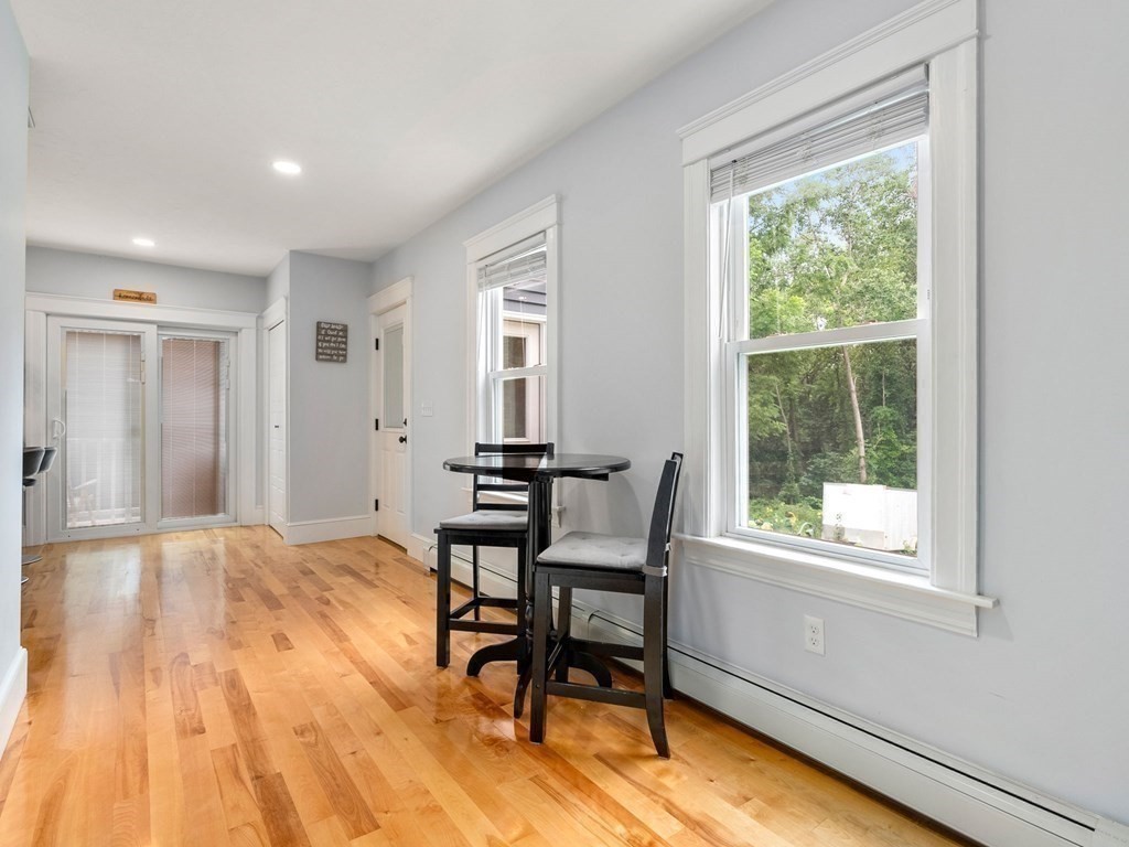 39 Narragansett Avenue Worcester, MA 01607 - Photo 10 of 31