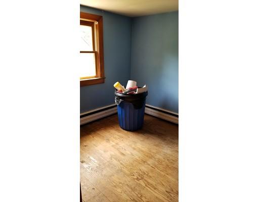 34 Manning Road Chelmsford, MA 01824 - Photo 22 of 30 a dining room with furniture