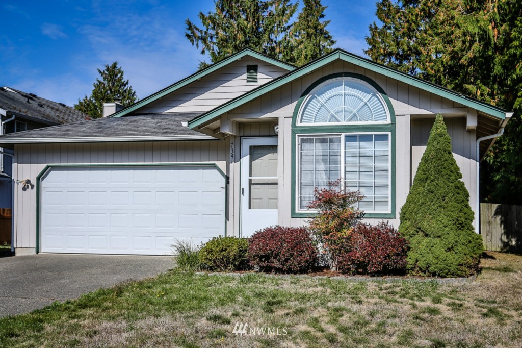 7341 East Collins Road Port Orchard, WA 98366 - Photo 1 of 18 Gallery Image 1