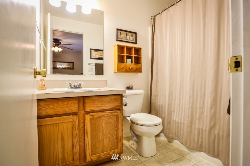 7341 East Collins Road Port Orchard, WA 98366 - Photo 14 of 18 Gallery Image 14