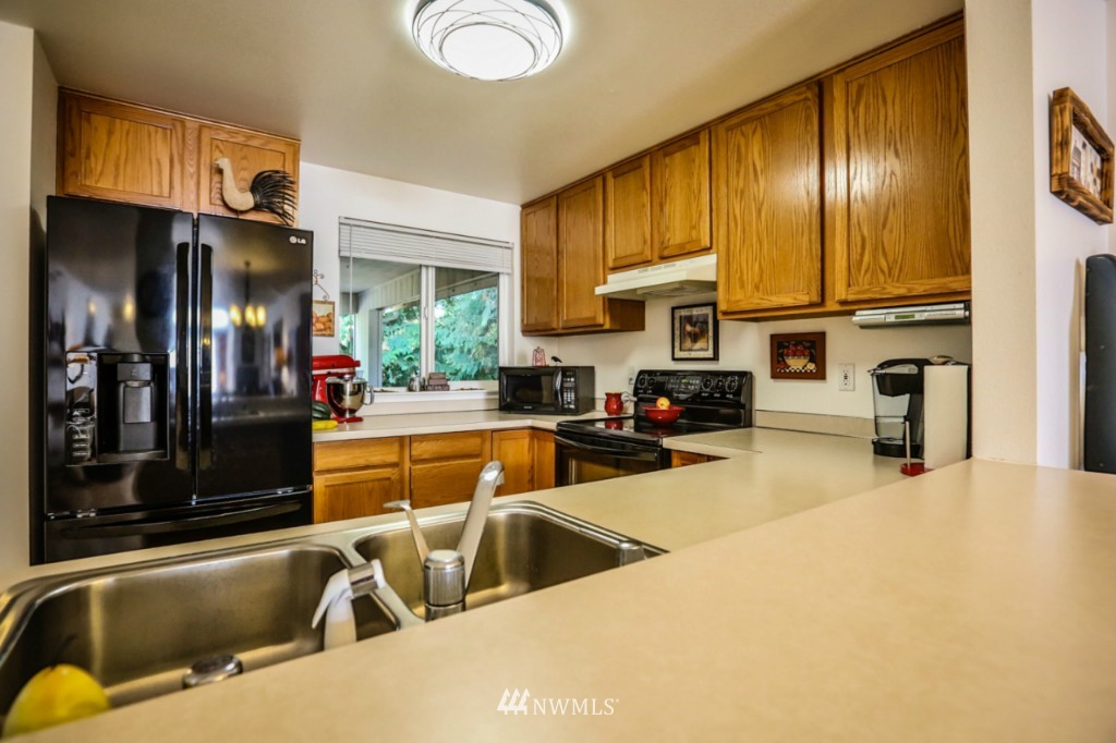 7341 East Collins Road Port Orchard, WA 98366 - Photo 6 of 18 Gallery Image 6