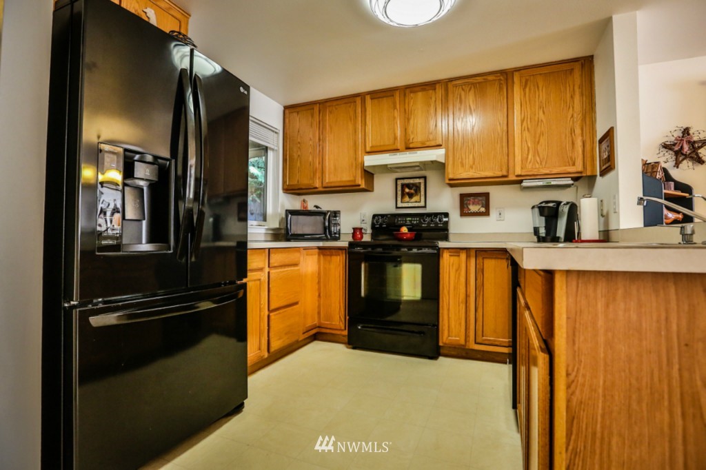7341 East Collins Road Port Orchard, WA 98366 - Photo 7 of 18 Gallery Image 7
