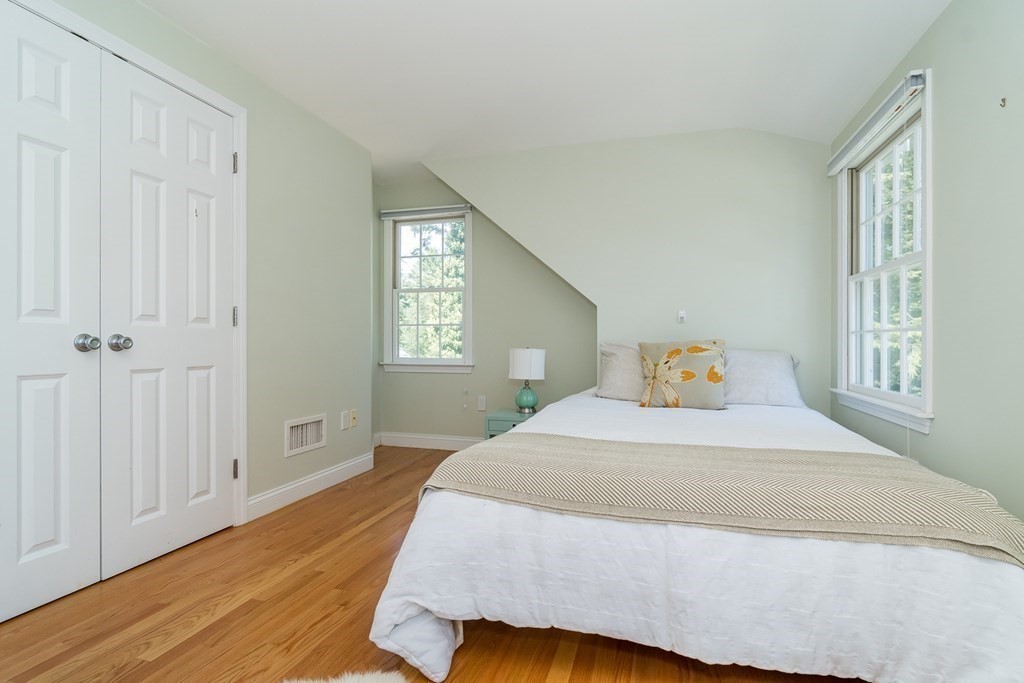 15 River Glen Road Wellesley, MA 02481 - Photo 14 of 22