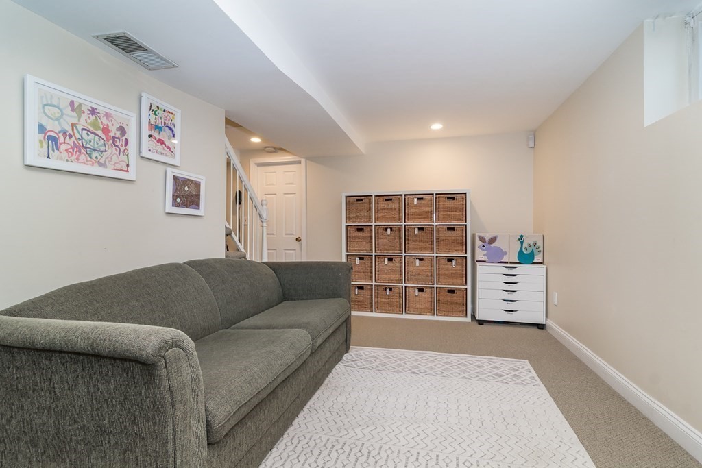 15 River Glen Road Wellesley, MA 02481 - Photo 18 of 22