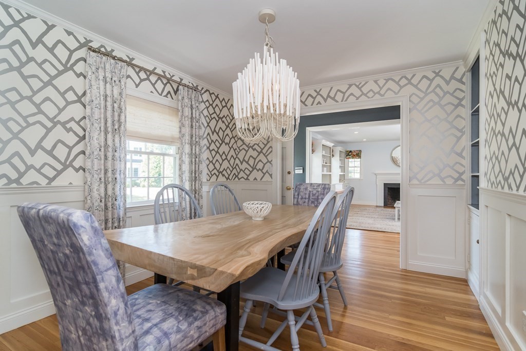 15 River Glen Road Wellesley, MA 02481 - Photo 3 of 22