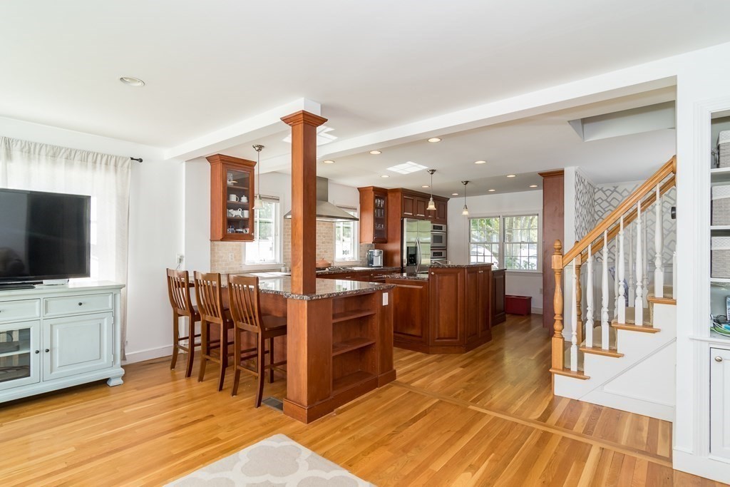 15 River Glen Road Wellesley, MA 02481 - Photo 6 of 22