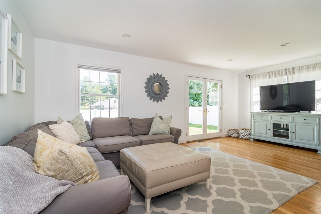 15 River Glen Road Wellesley, MA 02481 - Photo 8 of 22