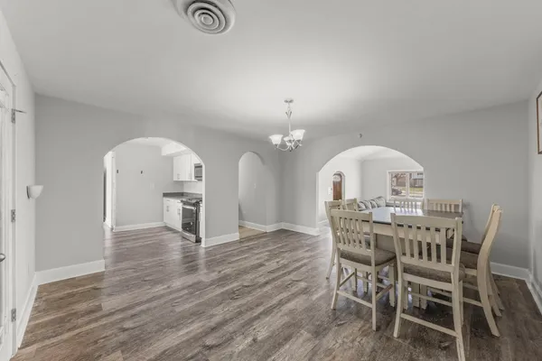 $330,000 | 916 Barber Lane, Joliet, IL 60435
