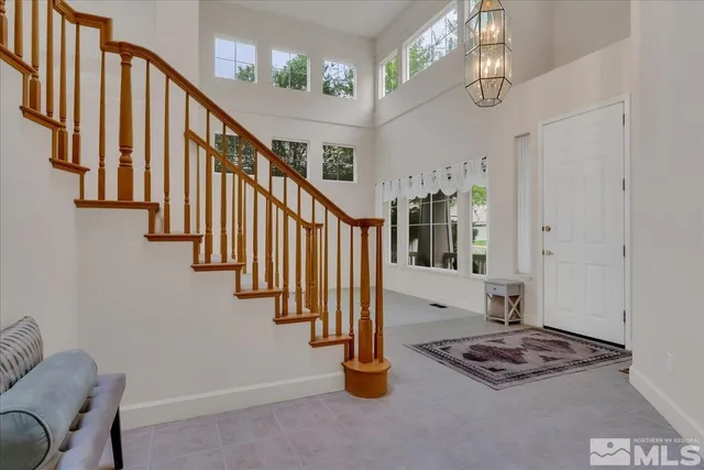 a view of entryway with livingroom