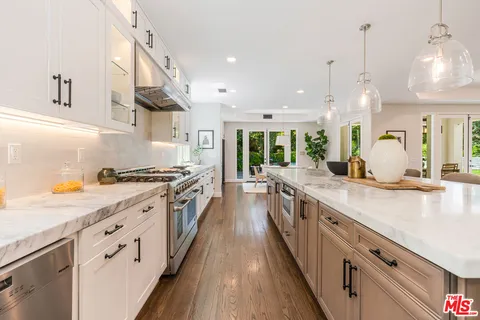 $10,295,000 | 11797 Chaparal Street, Los Angeles, CA 90049