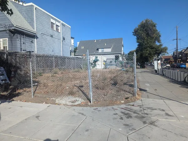 $189,000 | 3700 West Street, Oakland, CA 94609