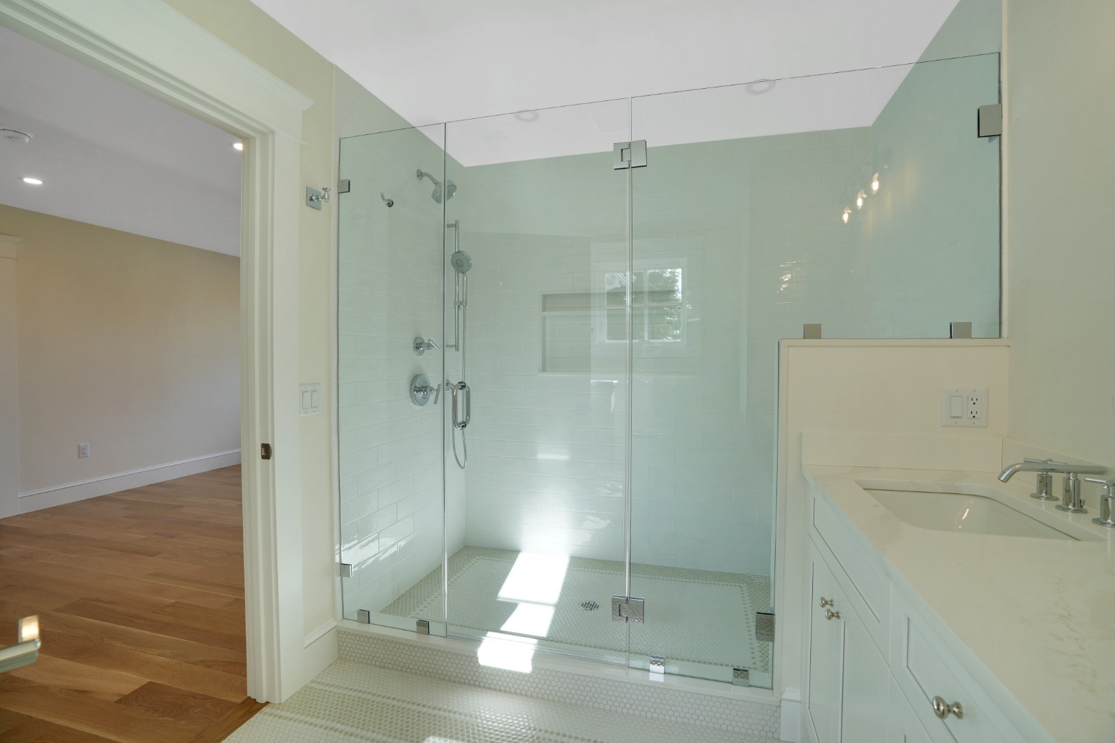 23 Pinehurst Road Edgartown, MA 02539 - Photo 48 of 57 Additional 2nd floor guest en-suite bathroom