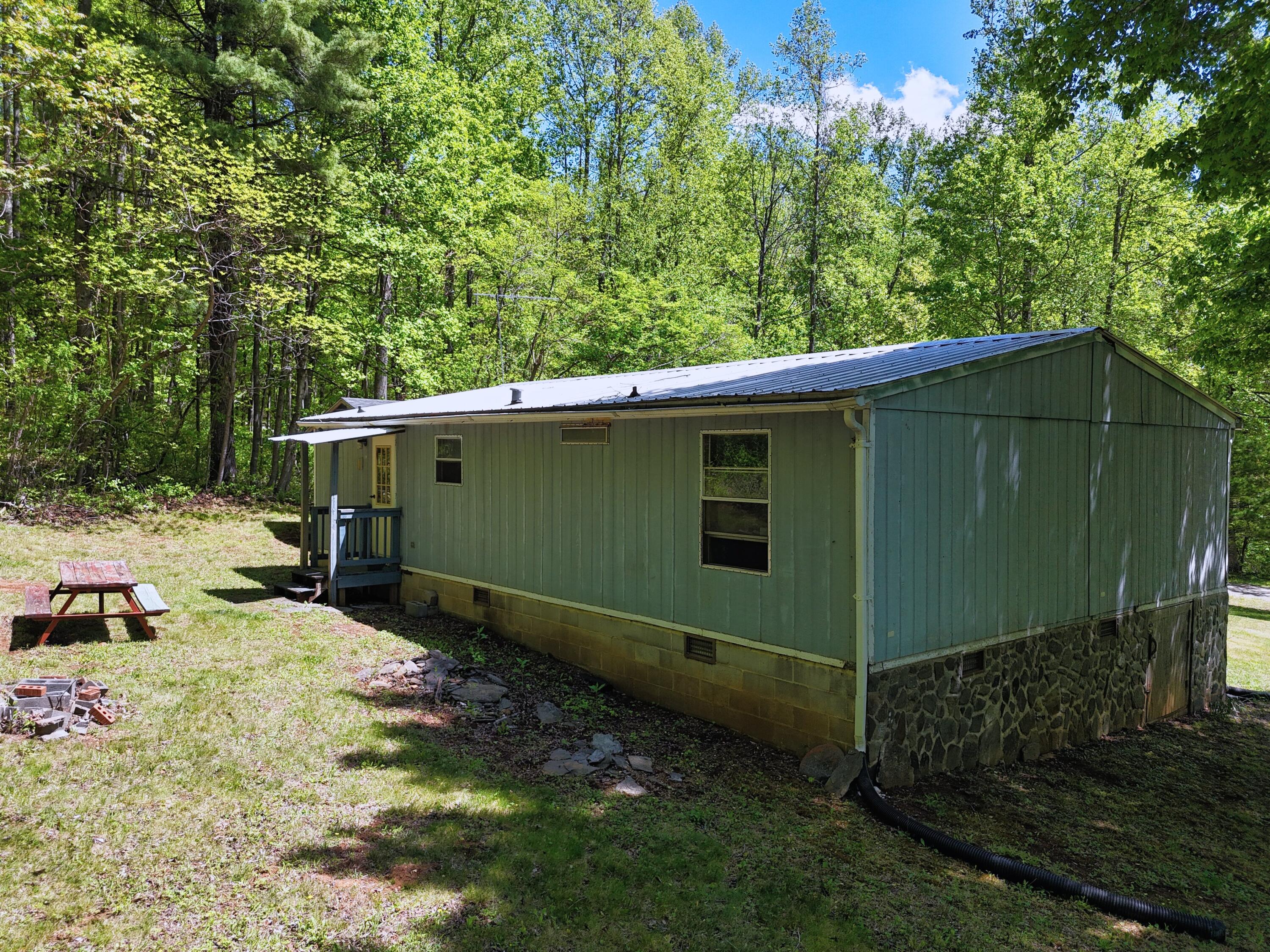 165 Chestnut Rdg Drive Southeast Callaway, VA 24067 - Photo 6 of 46 6 DJI_20260430141435_0317_D