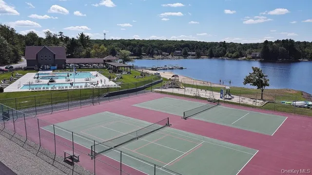 a view of a tennis court