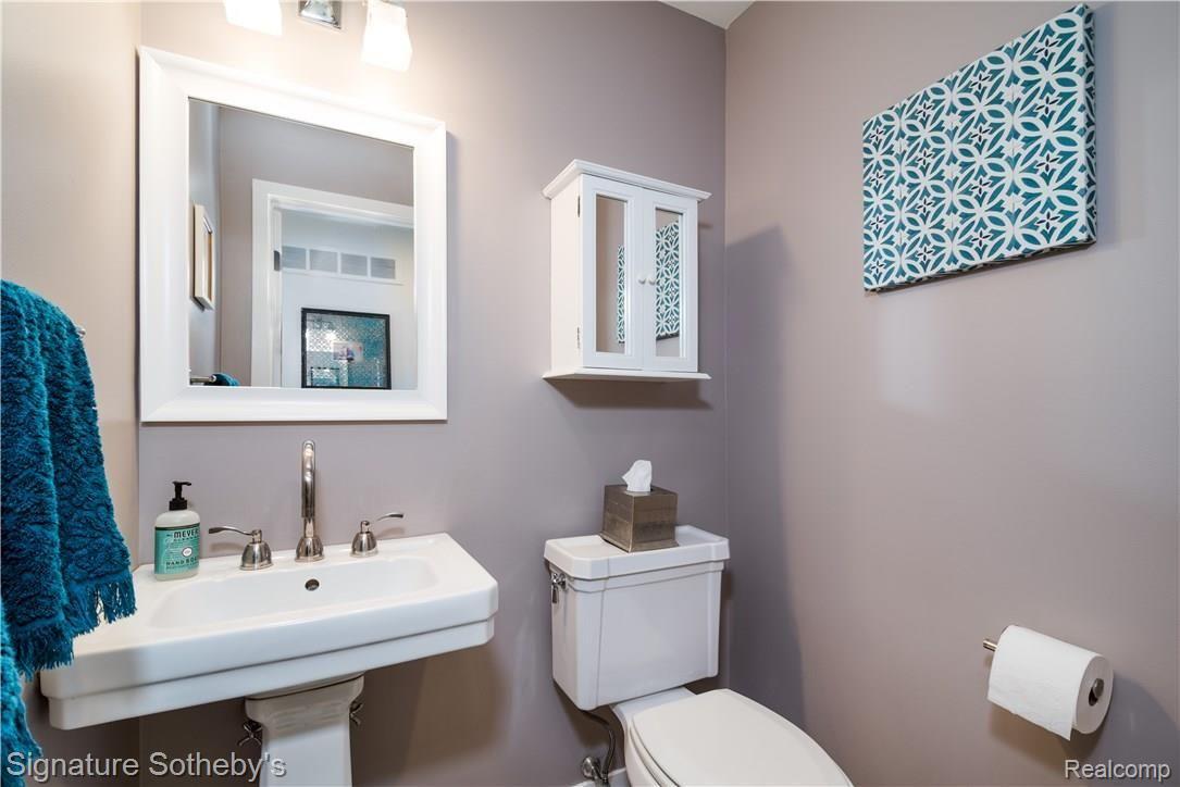 631 Ruffner Avenue Birmingham, MI 48009 - Photo 9 of 31 Ruffner Listing-018.jpg