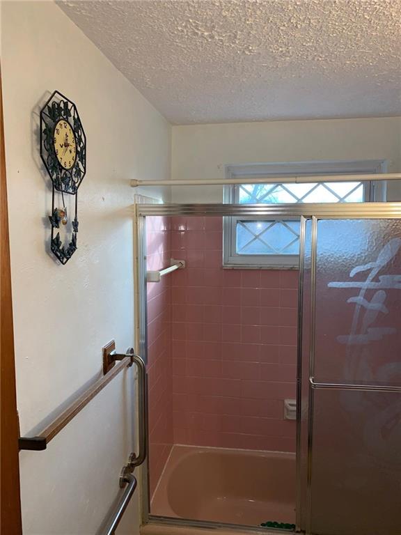6813 Shannon Road Verona, PA 15147 - Photo 13 of 20 Gallery Image 13