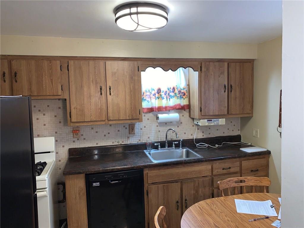 6813 Shannon Road Verona, PA 15147 - Photo 9 of 20 Gallery Image 9